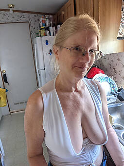 pretty saggy teat granny nude