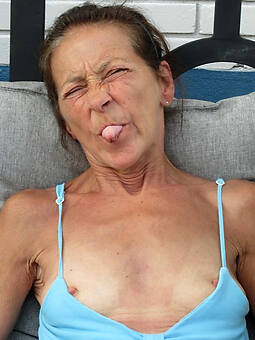 small tit granny xxx pics