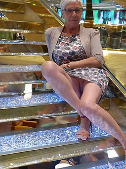 hot naked granny spreading legs