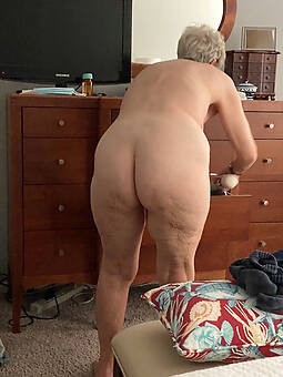 naughty gilf with round butt